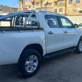 Toyota Hilux 2016