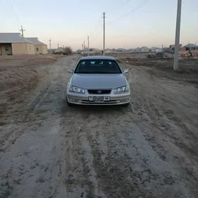Toyota Camry 2000