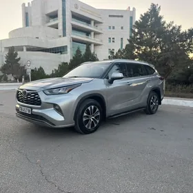 Toyota Highlander 2021