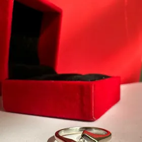 Ýüzük / Кольцо