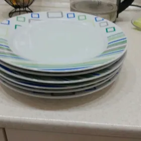 тарелки , стаканы и др посуда