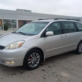 Toyota Sienna 2005
