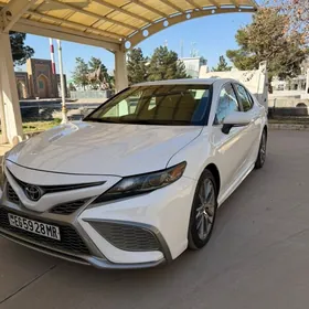 Toyota Camry 2021