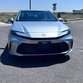 Toyota Camry 2025