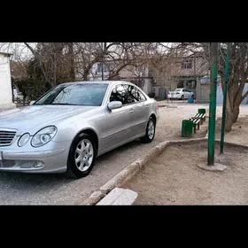 Mercedes-Benz E320 2003
