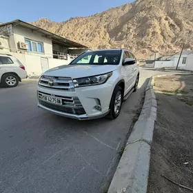 Toyota Highlander 2019