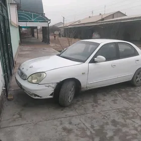 Daewoo Nubira 2000