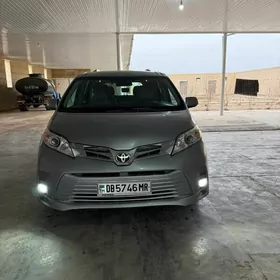 Toyota Sienna 2018