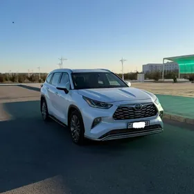 Toyota Highlander 2022