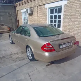Mercedes-Benz E320 2004
