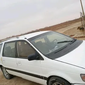 Mitsubishi Chariot 1993