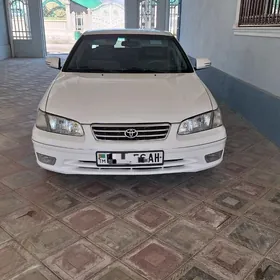 Toyota Camry 2001