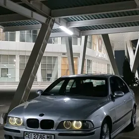 BMW E39 2000