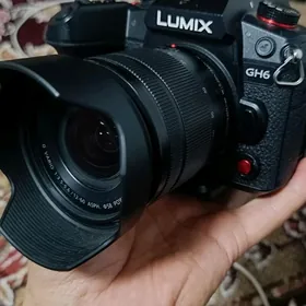 Lumix  GH6