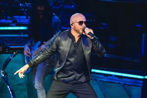 Pitbull-yň Londondaky konsertinde «kel» muşdaklar dünýä rekordyny goýmaga synanyşar
