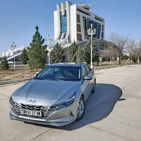 Hyundai Elantra 2022