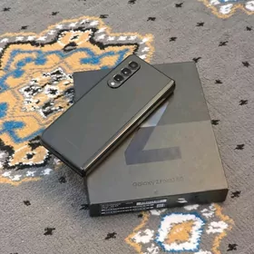 Samsung Z fold 3. 12/256