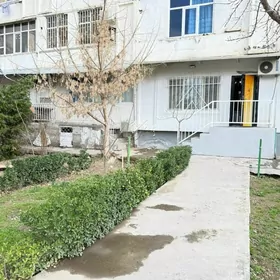  10 мкр 3 ком  1 этаж