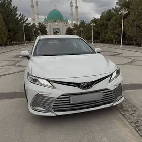 Toyota Camry 2020