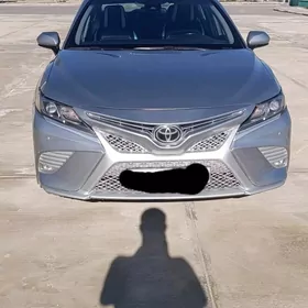 Toyota Camry 2018