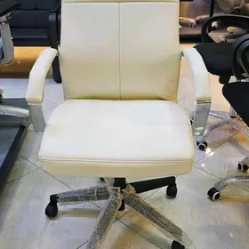 Кожа кресло.Kreslo ofis üçin