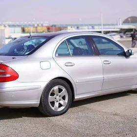 Mercedes-Benz E320 2003