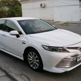Toyota Camry Hybrid 2020