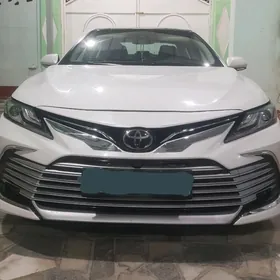 Toyota Camry 2020