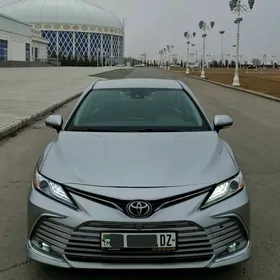 Toyota Camry 2021