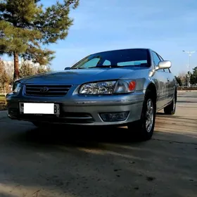 Toyota Camry 2001