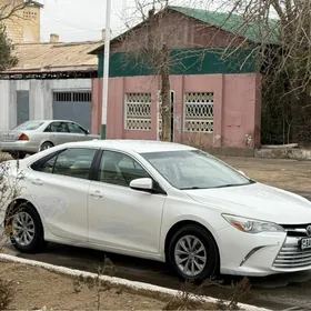 Toyota Camry 2015