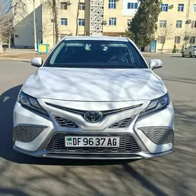 Toyota Camry 2020