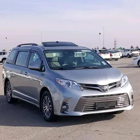 Toyota Sienna 2019