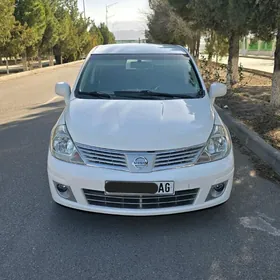 Nissan Versa 2011