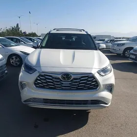 Toyota Highlander 2021