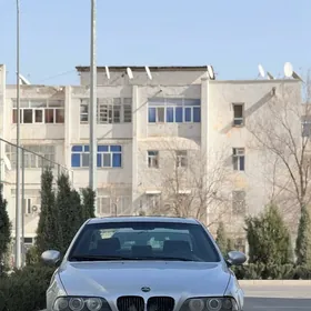 BMW E39 2000