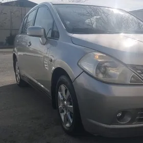Nissan Tiida 2006