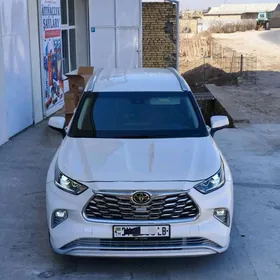 Toyota Highlander 2021