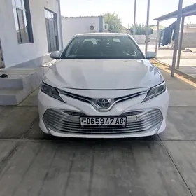 Toyota Camry 2019