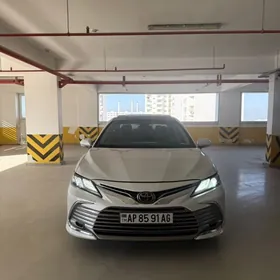Toyota Camry 2018