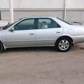 Toyota Camry 2000