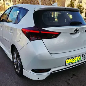 Toyota Corolla 2015