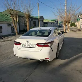 Toyota Camry 2021