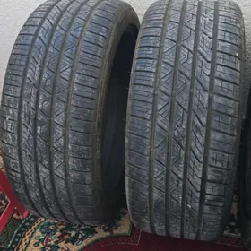 Hugger  225 /40 /R18 2023