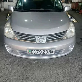 Nissan Versa 2011