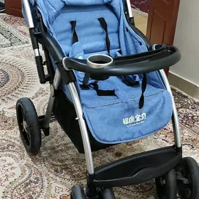 Коляска прогулочная