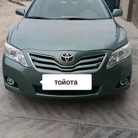 Toyota Camry 2011