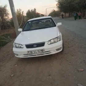 Toyota Camry 2000