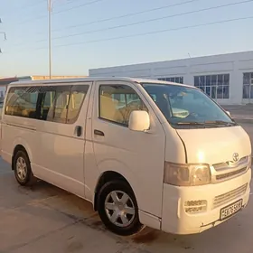 Toyota Hiace 2009