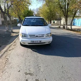 Toyota Sienna 2000